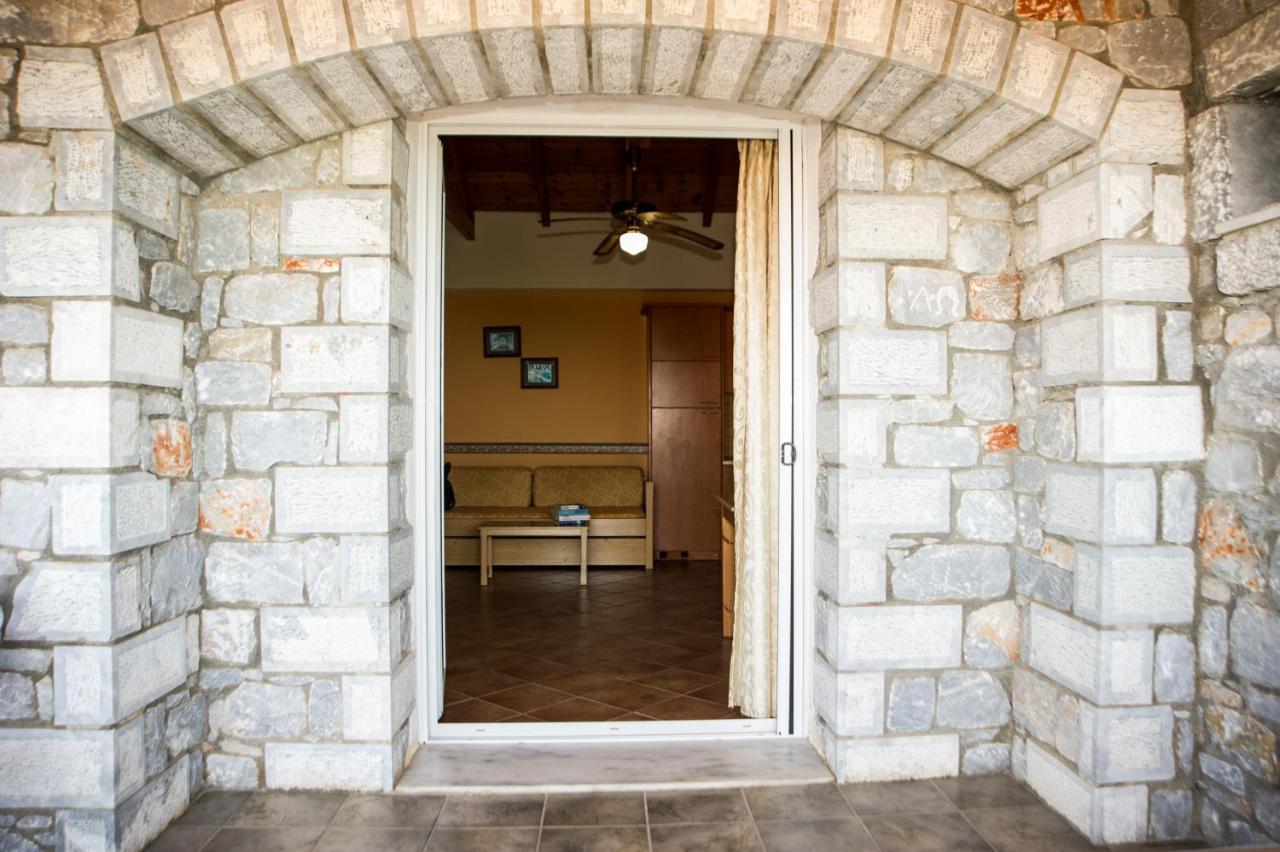 Amalia Apartments Stoúpa エクステリア 写真