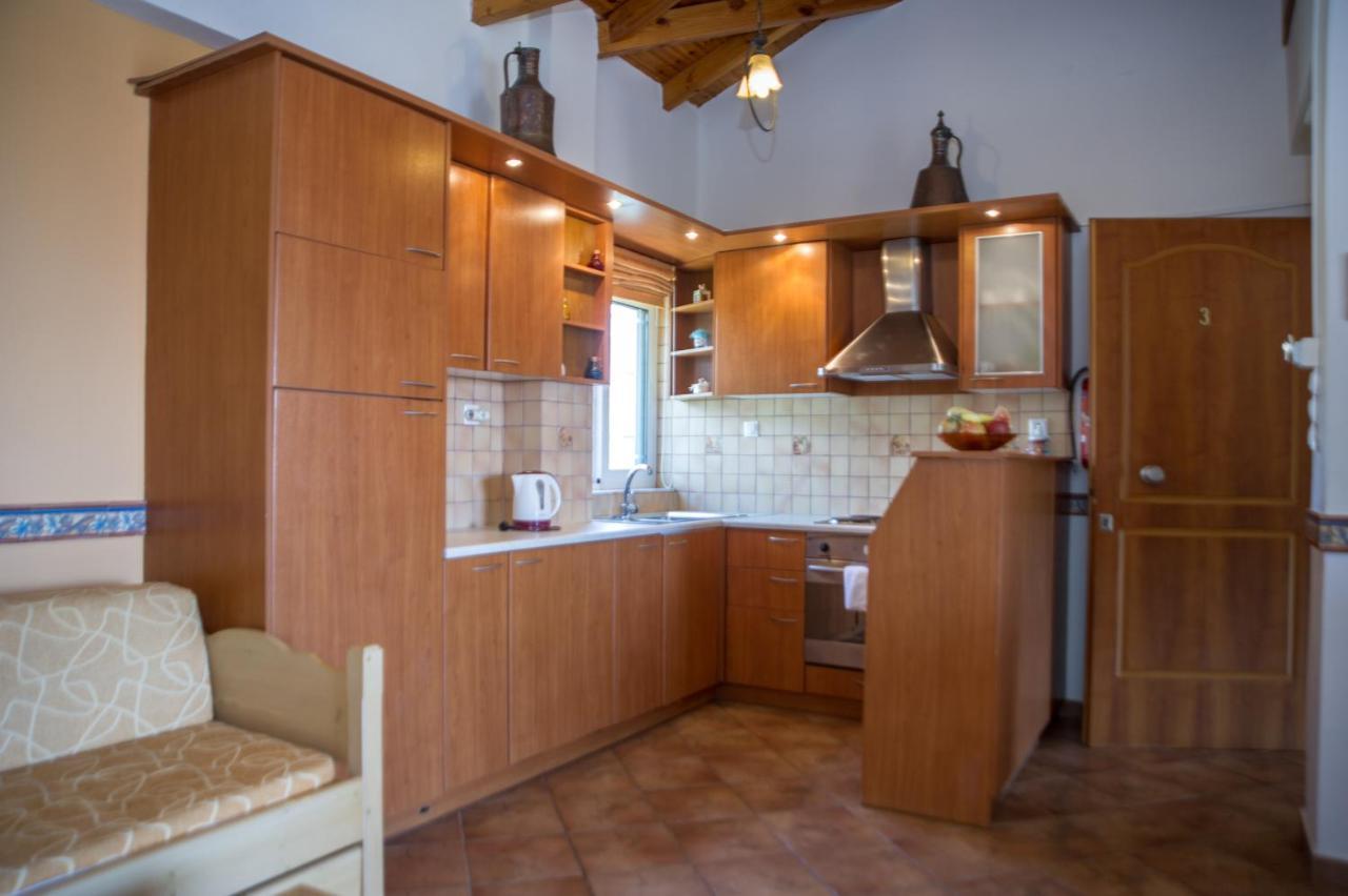 Amalia Apartments Stoúpa エクステリア 写真
