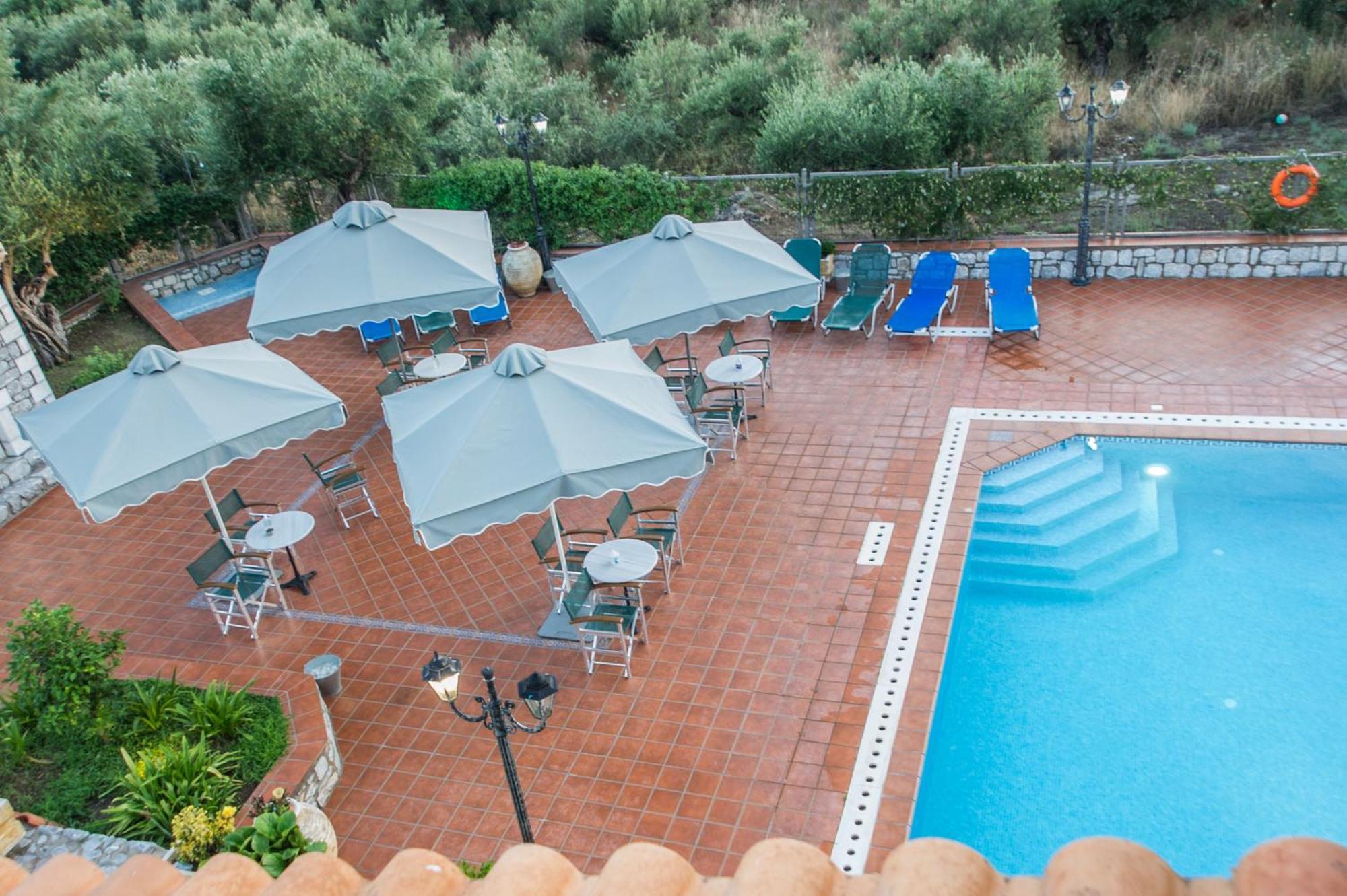 Amalia Apartments Stoúpa エクステリア 写真
